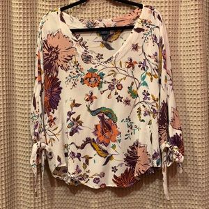 DAYTRIP floral blouse, 3/4 tie sleeve floral easy breezy!